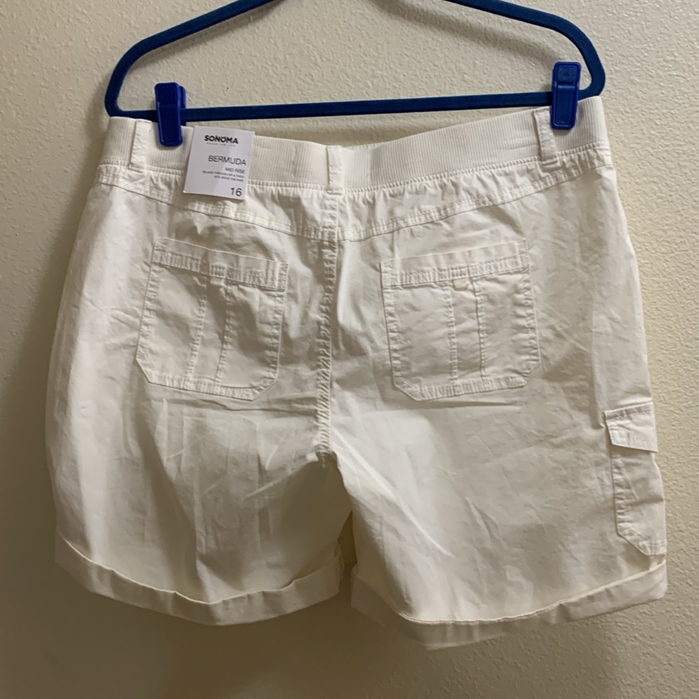 Sonoma White Bermuda Mid-Rise Cargo Shorts Ultra Comfort Waist Size 16 New - Picture 4 of 10